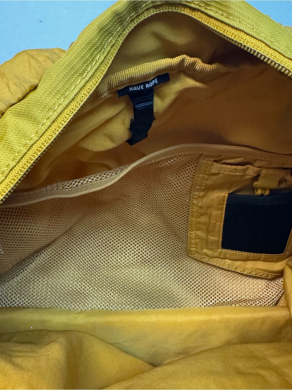 Rare Herschel Supply Co. Barnes Trail Tote In Yellow Mustard Water Resistant - Picture 10 of 15